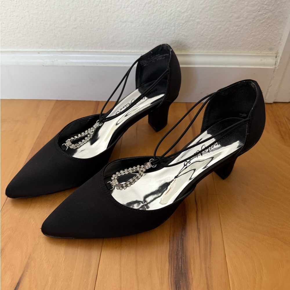 Elegant Black Women's Shoes with Rhinestone Detail